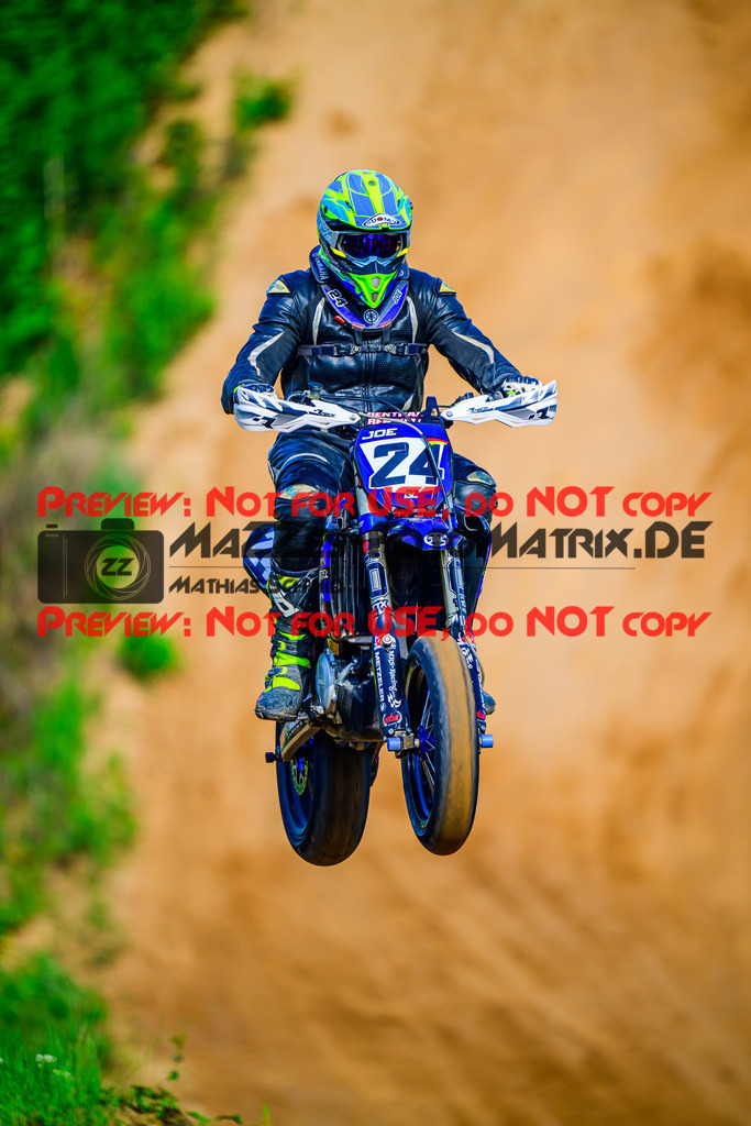 MaZZes_FotoMatrix_240511_6007705_9854 | UE40