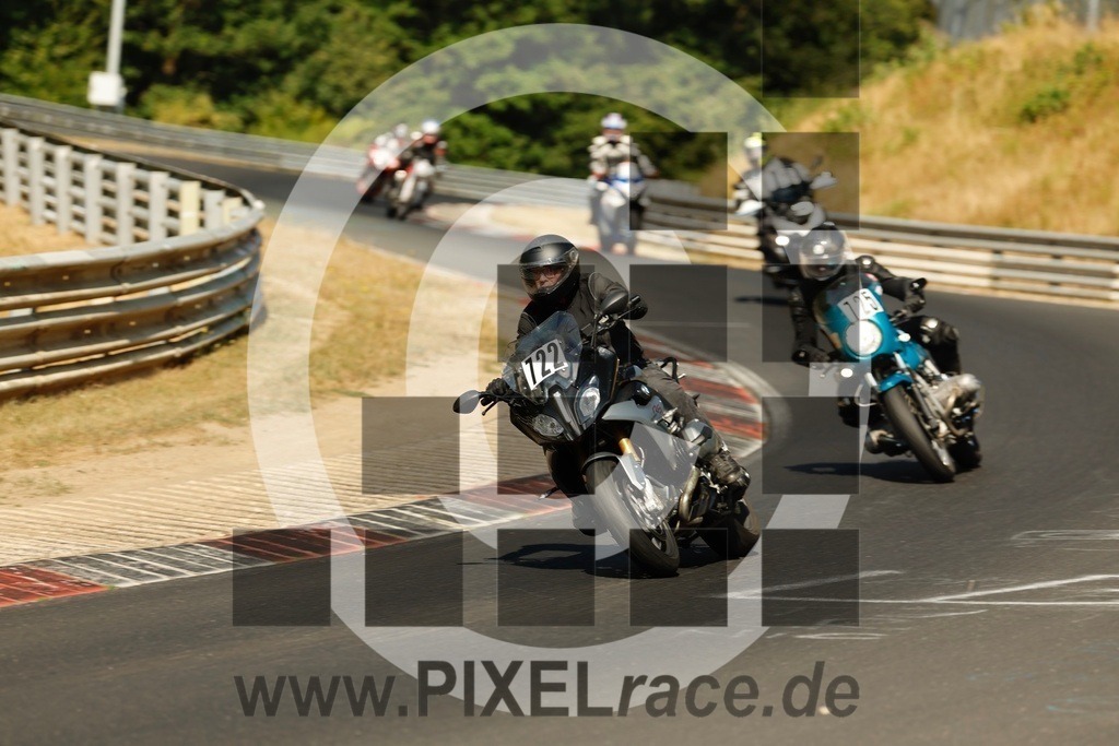 0722-20260803_02606 | Schöne Erinnerungen an spannende Momente - das festzuhalten ist unser Job. PIXELrace.de ist seit 2003 auf den Rennstrecken Europas unterwegs um die Action draußen beim Fahren und die wunderbare Stimmung imm Fahrerlager für euch einzufangen.