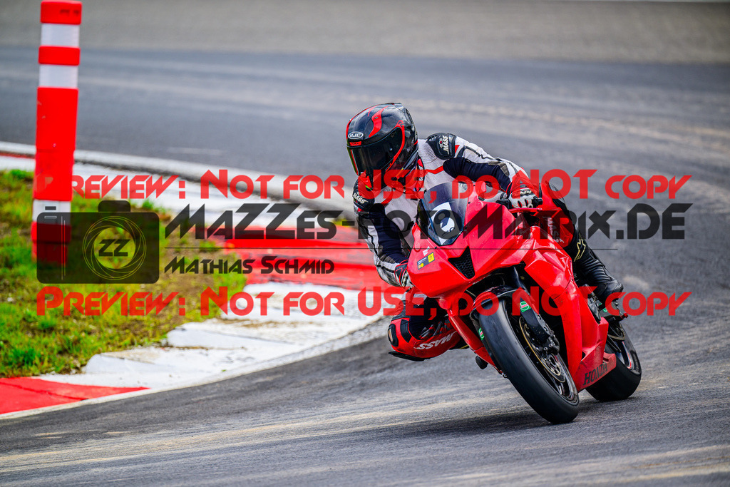 MaZZes_FotoMatrix_240910_6007705_2855 | GELB