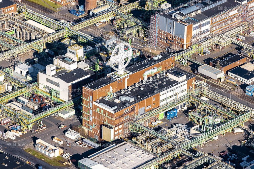 439A6807 | Technische Anlagen im Industriegebiet Chempark Dormagen im Ortsteil Chorweiler in Köln im Bundesland Nordrhein-Westfalen. Der Produktionsschwerpunkt des Standorts liegt auf der Entwicklung und Herstellung von Pflanzenschutzmitteln, Polymeren, Kunststoffen und Kautschuken - Realisiert mit Pictrs.com