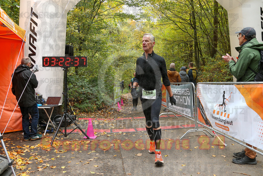 251026_1324_EX1_3349 | Sportfotografie im Rhein-Sieg Kreis, Köln, Bonn, NRW, Rheinland Pfalz, Hessen, etc. Unser Tätigkeitsfeld umfasst den Laufsport vom Volkslauf über den Marathon, Duathlon, Triathon bis zum Ultralauf wie Kölnpfad Ultra oder Schindertrail.