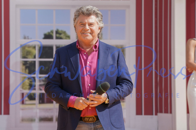 100722Ho1194 | Andy Borg - Immer wieder sonntags - Staffel 5
Volles Haus bei der ARD Live Unterhaltungsshow Immer wieder sonntags ( IWS ).

Deutschland, Rust, Europapark, 10.07.2022