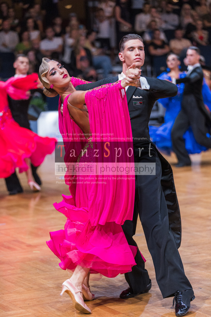 20250819_WDSF-Open-Std-Youth_0982 | Tanzsportbilder, Standardtanz, Lateintanz, WDSF, DTV, LTVB, dancecomp, goc, hessen tanzt, blaues band der spree, walzer, tango, wiener walzer, slowfox, quickstepp, samba, rumba, cha-cha-cha, paso doble. jive, hd-kroft photography, turniertanzsport