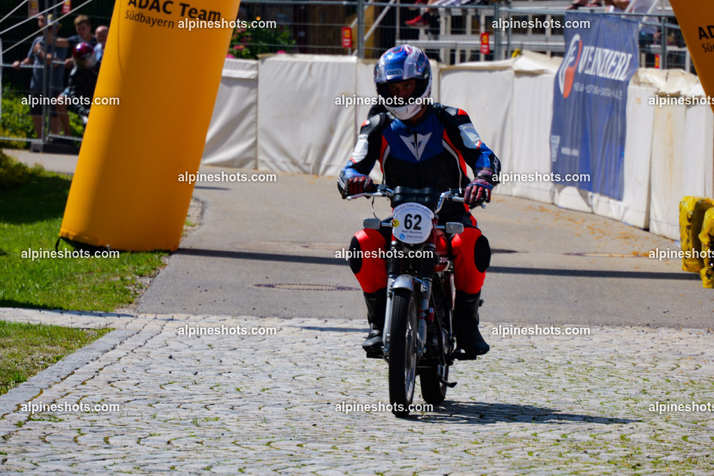 P1014739 | Erleben Sie atemberaubende, hochqualitative Fotos Ihrer Fahrt entlang der malerischen Alpenstraßen. Besuchen Sie alpineshots.com, um professionelle Aufnahmen Ihrer unvergesslichen Reise zu finden und zu kaufen - Realisiert mit Pictrs.com