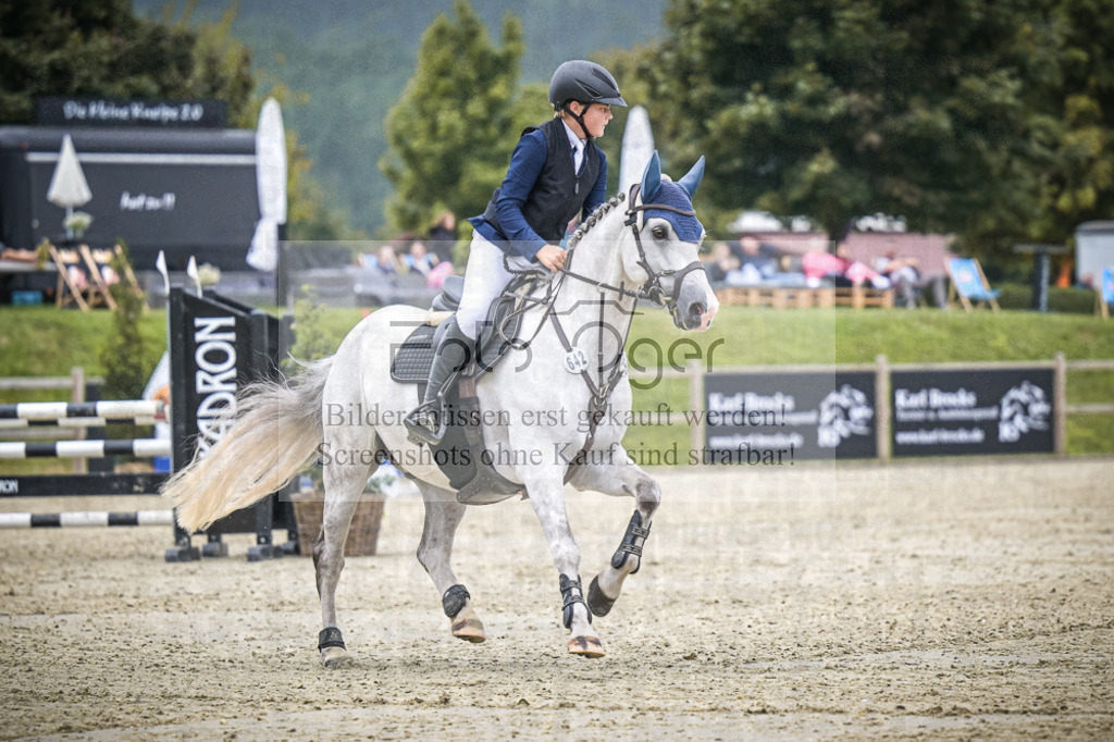 DOS_0656 | Entdecke hochwertige Reitturnierfotos von Foto Oger. Professionell, emotional und authentisch – jetzt Lieblingsmomente im Shop bestellen.Deutschlandweite Turnierfotografie. - Realisiert mit Pictrs.com