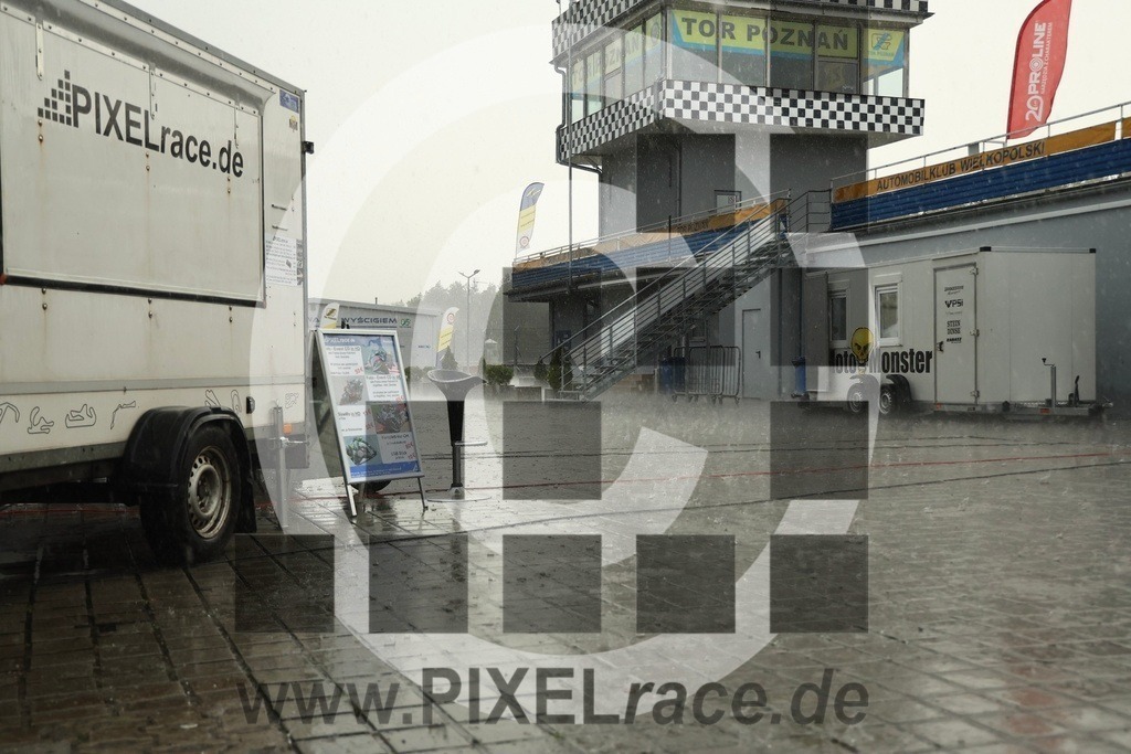 social-20240604_33443 | Schöne Erinnerungen an spannende Momente - das festzuhalten ist unser Job. PIXELrace.de ist seit 2003 auf den Rennstrecken Europas unterwegs um die Action draußen beim Fahren und die wunderbare Stimmung imm Fahrerlager für euch einzufangen.