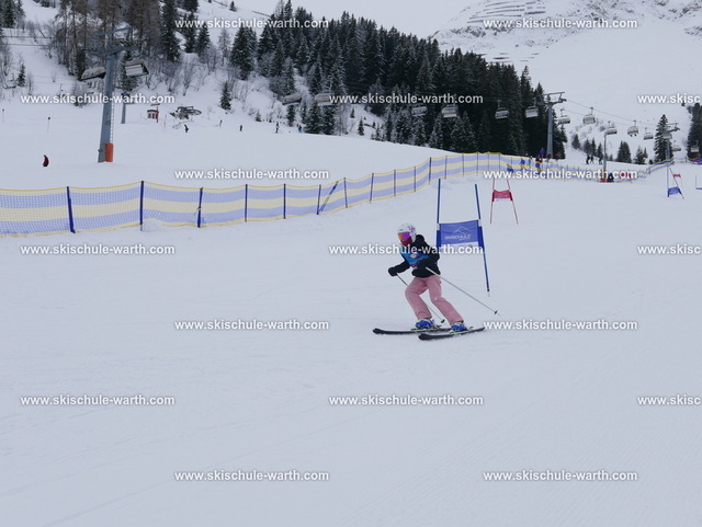 Alex(1) | Photos von der Skischule Warth - Realisiert mit Pictrs.com