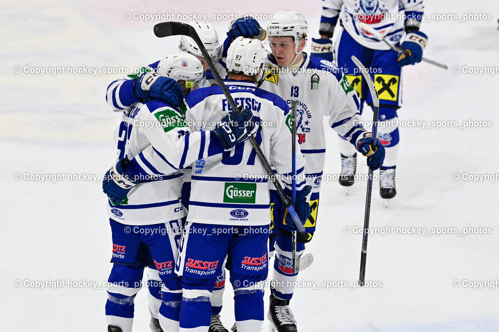 ESV Ferlach vs. UECR Eisbären Huben | Jubel UECR Huben Mannschaft, ESV Ferlach vs. UECR Eisbären Huben, ESV Ferlach vs. UECR Eisbären Huben am 31.10.2025 in Ferlach (HTC Eishalle Ferlach), Austria, (Photo by Bernd Stefan)