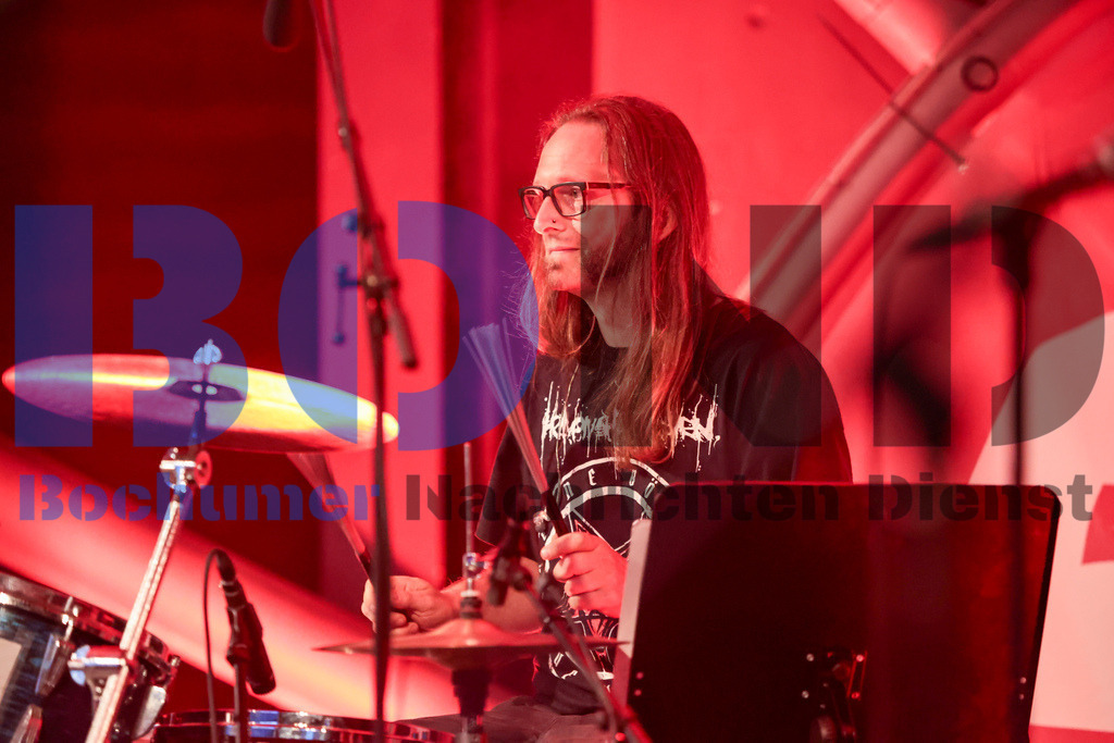 SES_BTFEUE20250704-21 | bond - Realisiert mit Pictrs.com