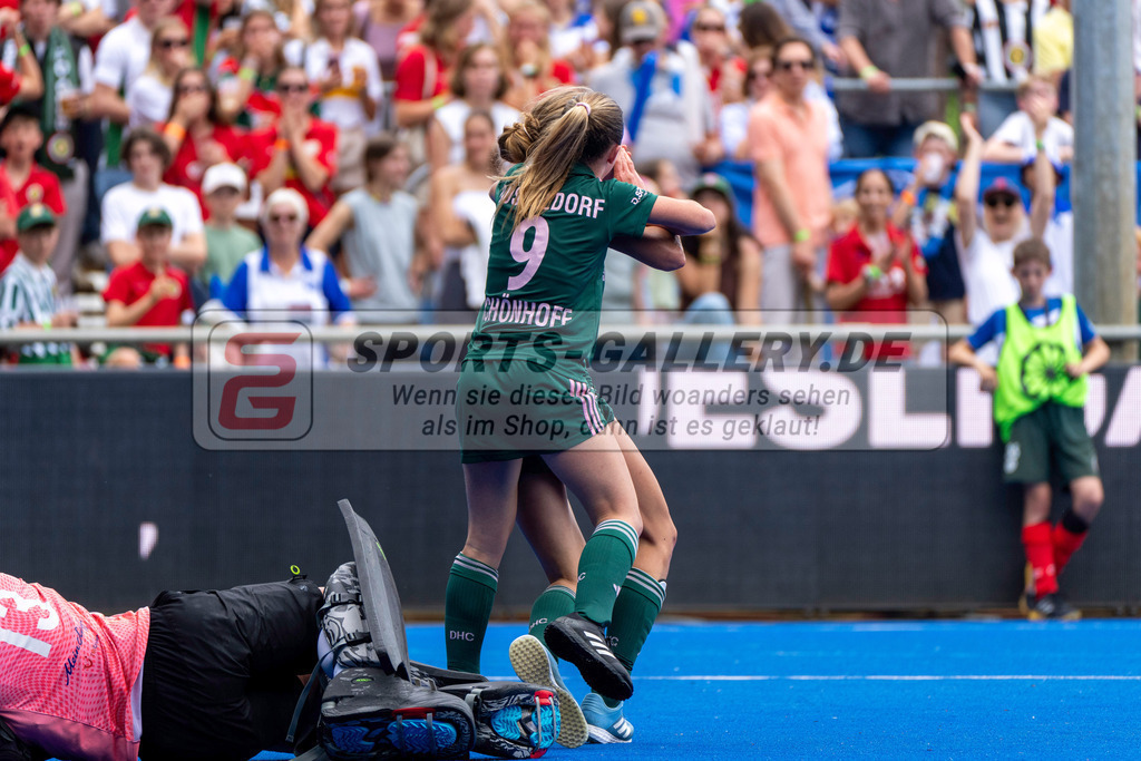 Final4_20250531-1426-HK107766 | Krefeld, Deutschland, 31.05.2025:  Feldhockey Final4 2025 – „Deutsche Feldhockey-Meisterschaften 2025“ im Gerd-Wellen-Hockeyanlage am 31.05.2025 in Krefeld, Deutschland. (Foto von Kramhöller/Fehrmann/Kaste)Krefeld, Germany, 31.05.2025: Feldhockey Final4 2025 – „Deutsche Feldhockey-Meisterschaften 2025“ in Gerd-Wellen-Hockeyanlage at 31.05.2025 in Krefeld, Deutschland. (Foto from Kramhöller/Fehrmann/Kaste)