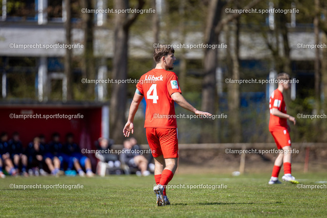 Fußball I Junioren I Saison 2025-2026 I DFB-Nachwuchsliga I 8. Spieltag I JFV Lübeck - 1. FC Magdeburg 40 | Taylan Batur (4, JFV Lübeck) - Realisiert mit Pictrs.com