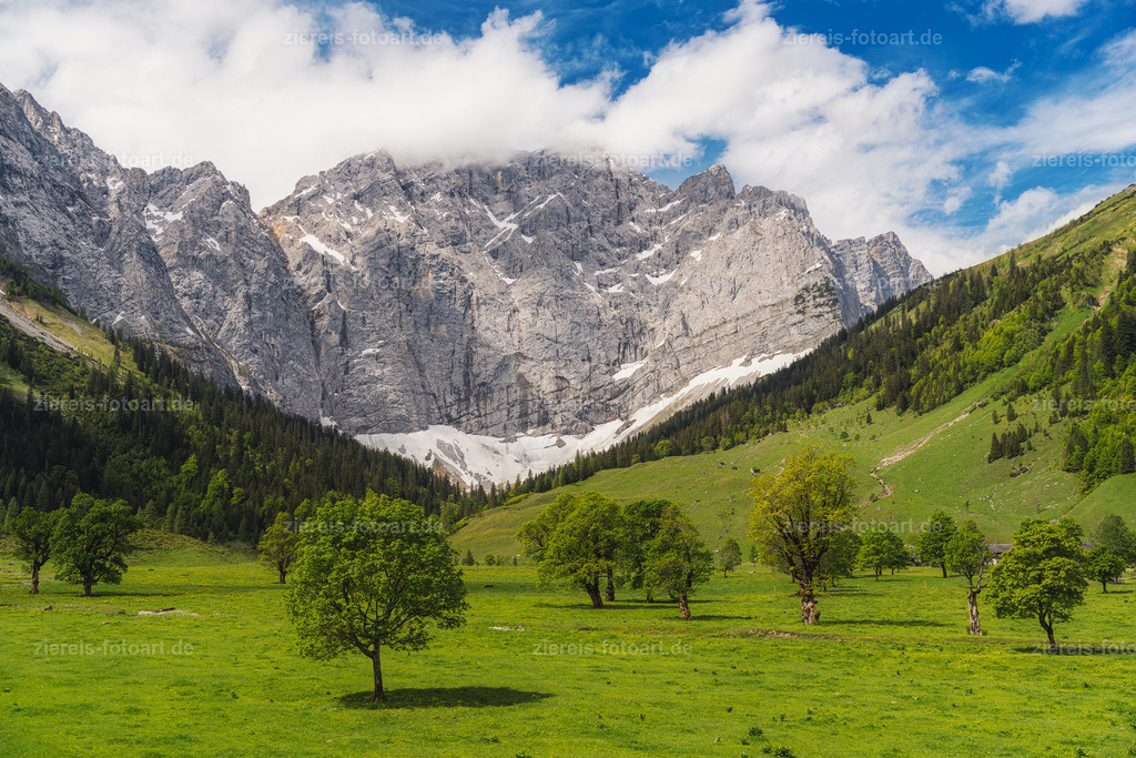 Der Ahornboden im Karwendel im Frühling | Der Ahornboden im Karwendel im Frühling - Realisiert mit Pictrs.com