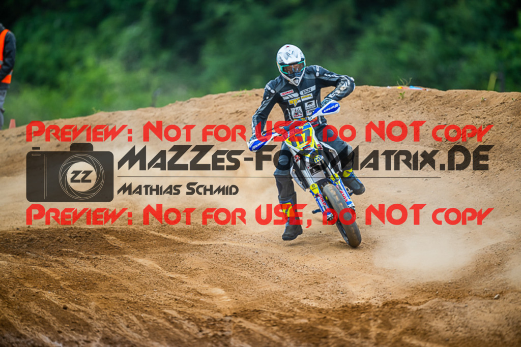 MaZZes_FotoMatrix_220528_8104 | Fotograf Mathias Schmid
Sportfotograf,
Eventfotograf,
Hochzeitsfotograf,
Portraitfotograf