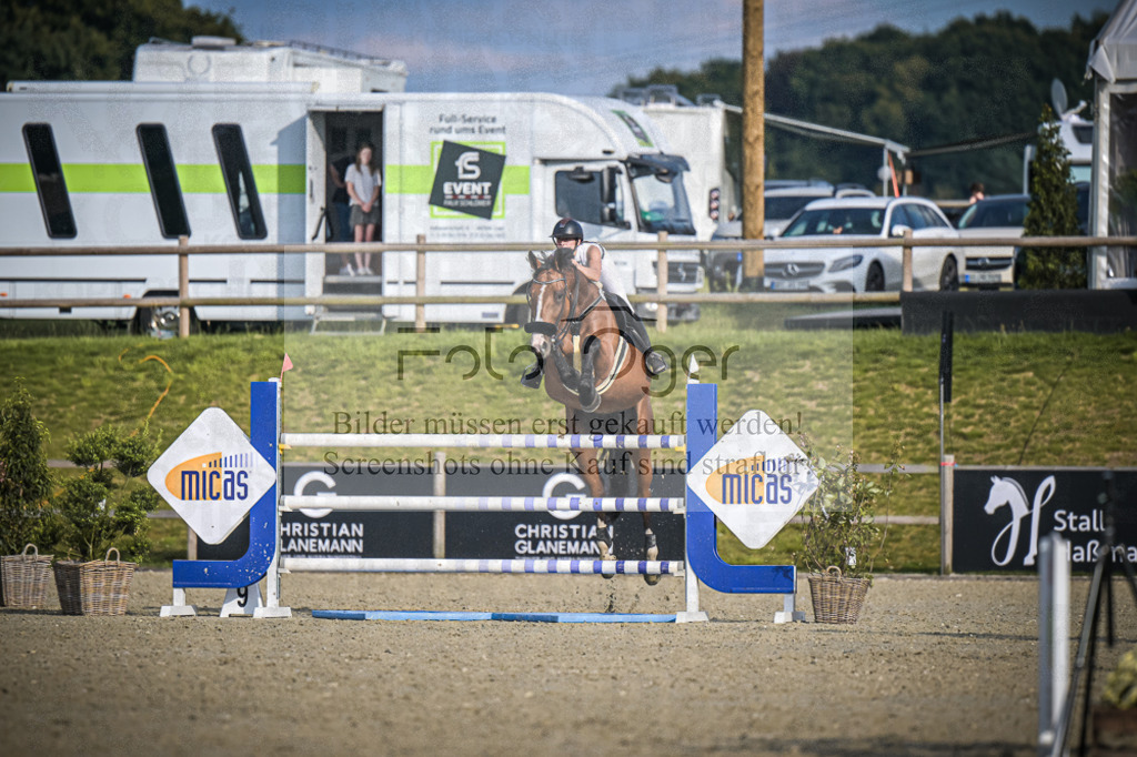 DOS_3418 | Entdecke hochwertige Reitturnierfotos von Foto Oger. Professionell, emotional und authentisch – jetzt Lieblingsmomente im Shop bestellen.Deutschlandweite Turnierfotografie. - Realisiert mit Pictrs.com