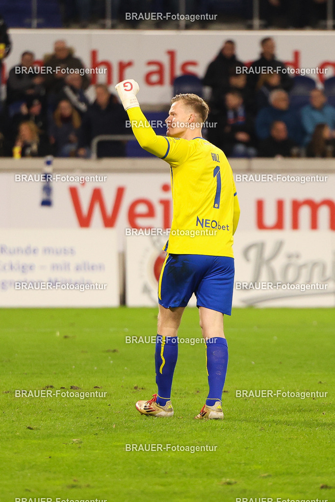 MSV Duisburg - Rot-Weiss Essen  | Duisburg, Deutschland, 26.10.2025 Jakob Golz  (Rot-Weiss Essen) jubelt nach dem Tor zum 1:1 während des 3.Liga Spiels zwischen MSV Duisburg und Rot-Weiss Essen in der Schauinsland-Reisen-Arena am 26.10.2025 in Duisburg (Foto von Timo Bluhmki-Schmidt/ Brauer Fotoagentur