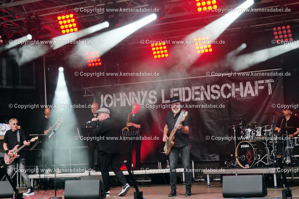 29.08.2025 Johnnys Leidenschaft bei den DIN Tagen 2025 | 29.08.2025 Johnnys Leidenschaft gibt auf der Altmarktbühne in Dinslaken bei den DIN Tagen 2025 ein Konzert. - Realisiert mit Pictrs.com