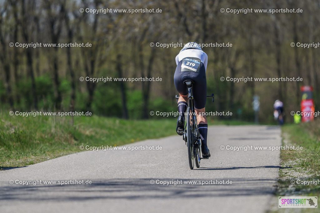 368A2618 | Neusiedlersee Radmarathon 2026@sportshot_your_pictrs #yourpictures#roadtowm2029 #nrm #neusiedlerseeradmarathon #neusiedlersee #neusiedlerseetourismus #burgenland #mörbisch #nrm26 #burgenlandtourismus #voglundco #poweredbyburgenlandtourismus #radsport #rad #marathon #ucigranfondo #visitburgenland #ucigranfondoworldseries