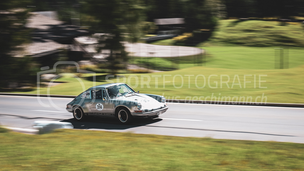 19. Arosa ClassicCar 2023 - 2. September 2023 | 19. Arosa ClassicCar 2023
Arosa, Schweiz
Franceschetti Alberto aus Andermatt mit der Startnummer 314 in einem Porsche 911 ST 2.3, Jahrgang 1969, in der Klasse Sport Trophy.
@arosaclassiccar, @arosa.official, #arosaclassiccar, #arosa, #76curves, #classiccar
Bild: Sportfotografie Markus Aeschimann | www.markus-aeschimann.ch - Realisiert mit Pictrs.com