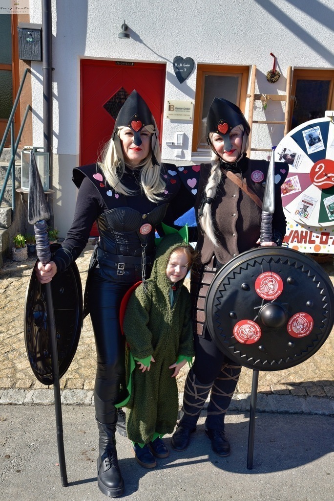PF Fasnacht _25-39-RA | Fotoblog Schwarzwald, Foto Blog Wiesental, Pfaffenberg, Winterzauber, Zeller Bergland, Zell im Wiesental, Fotoblog Wiesental, Landschaftsfotos, Bilder Wiesental, Natur, Naturbilder, Fastnacht, Zeller Fastnacht, Zeller Fasnacht, Zeller Bergland, Belchen, - Realisiert mit Pictrs.com