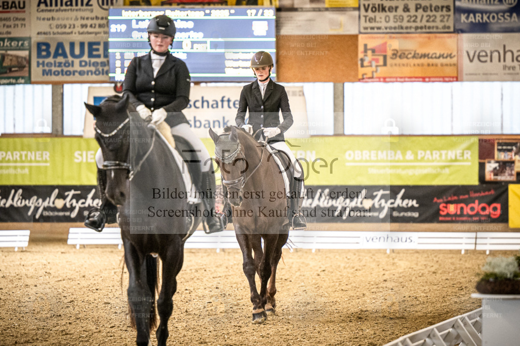 DOS_2342 | Entdecke hochwertige Reitturnierfotos von Foto Oger. Professionell, emotional und authentisch – jetzt Lieblingsmomente im Shop bestellen. - Realisiert mit Pictrs.com