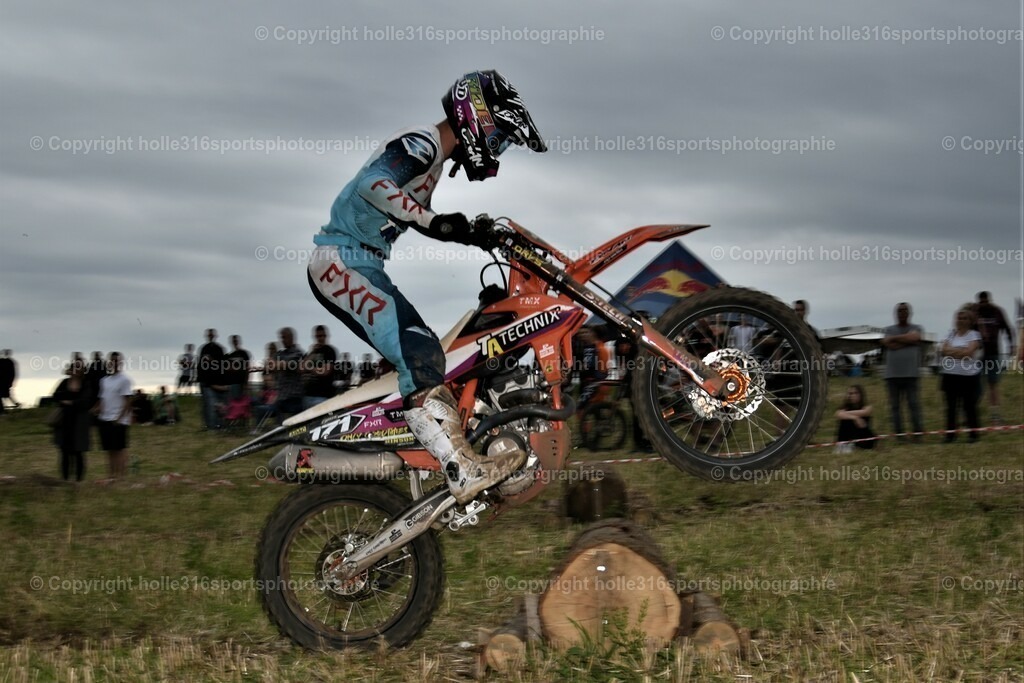 DSC_0231_01 (2) | Sportfotografie , Motorsport, Motoross, Reitsport, Mointainbike, Enduro,
Landschaft , Outdoor, Eventfotografie, Landschaft, Bilder online bestellen - Realisiert mit Pictrs.com