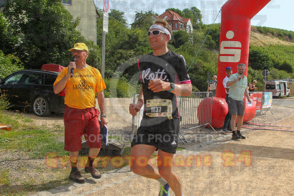 250614_1031_EV4_8280 | Sportfotografie im Rhein-Sieg Kreis, Köln, Bonn, NRW, Rheinland Pfalz, Hessen, etc. Unser Tätigkeitsfeld umfasst den Laufsport vom Volkslauf über den Marathon, Duathlon, Triathon bis zum Ultralauf wie Kölnpfad Ultra oder Schindertrail.