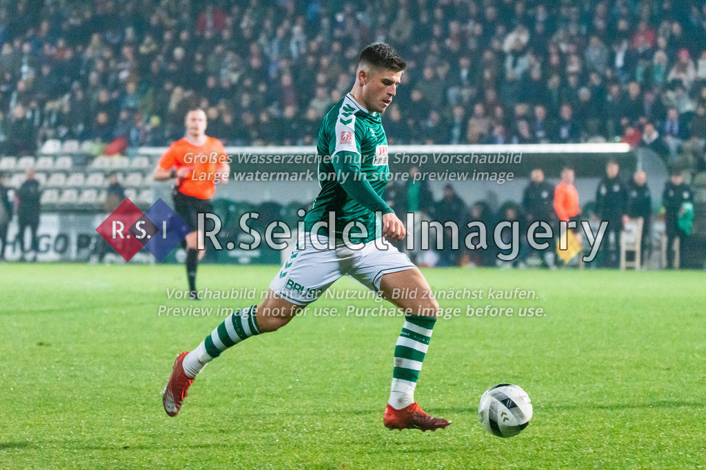 Fußball, Saison 2022/23, Regionalliga Nord, VfB Lübeck - Hamburger SV II, Stadion an der Lohmühle (Lübeck), 25.11.2022, 20. Spieltag | Mattis Daube (#23, Lübeck)