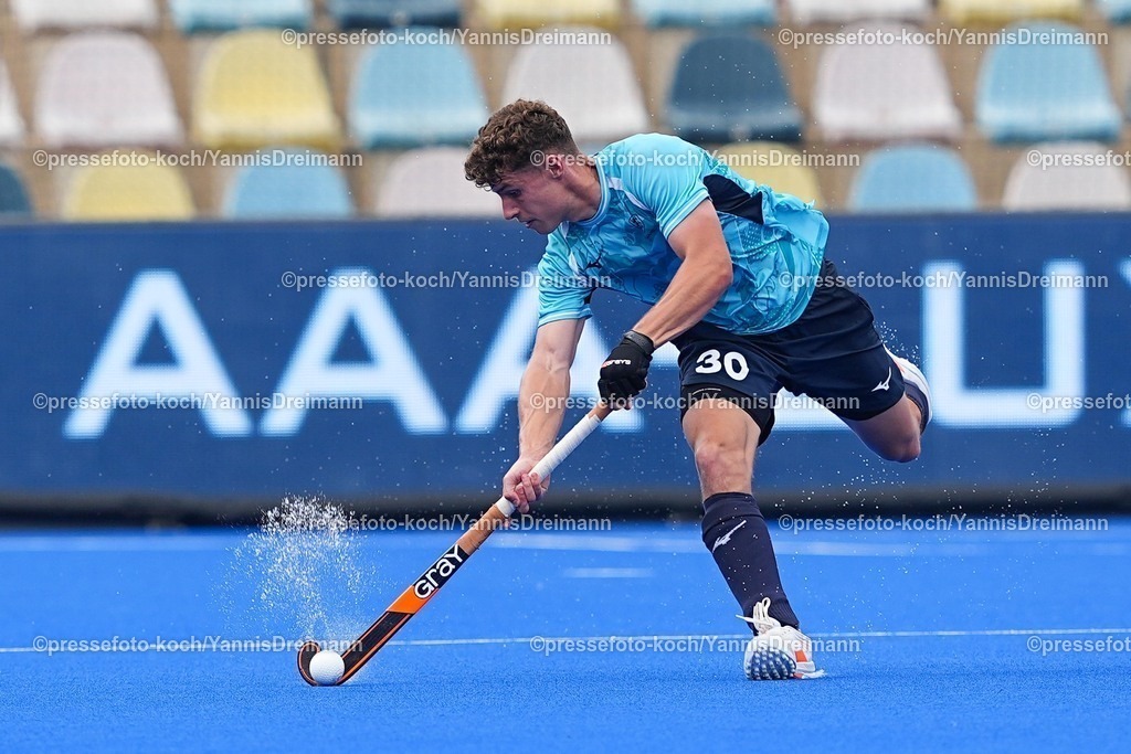 xydrx1408252047 | 14.08.2025, xydrx, Herren EuroHockey Championship 2025, Gruppe C, Belgien - England, Sparkassenpark Mönchengladbach: Conor Williamson (ENG #30)