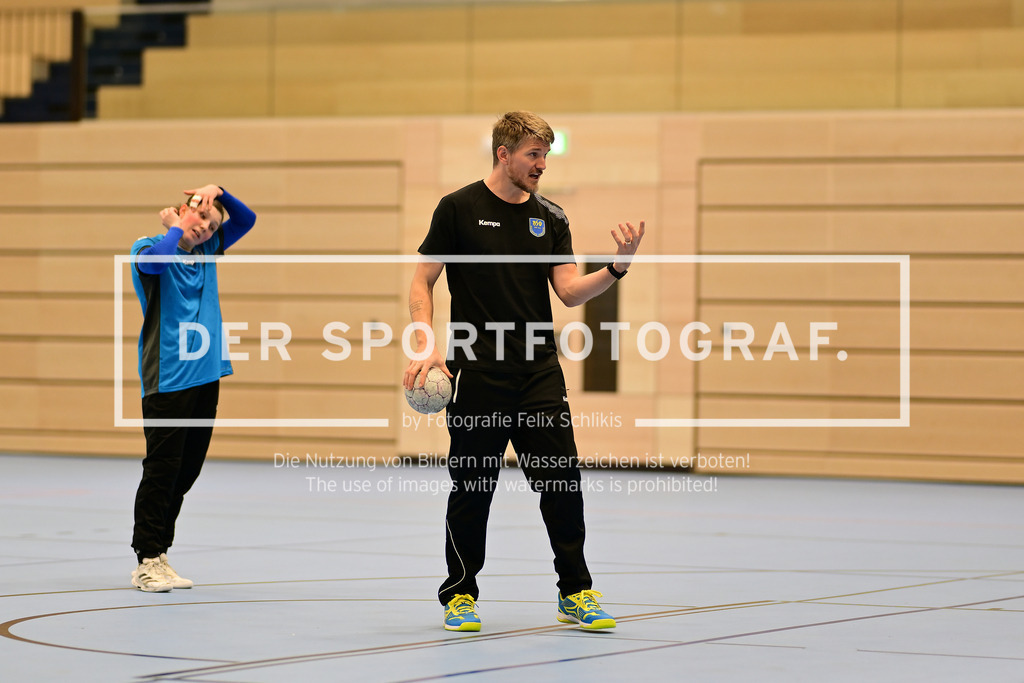 Handball I Frauen I Saison 2025-2026 I 1. HBF I Buxtehuder SV I Trainervorstellung I 49956 | Vorstellung des neuen Trainers beim Buxtehuder SV, Team Buxtehude: Cheftrainer Nicolaj Andersson, Nicolaj Bredekjaer Andersson, Name: Andersson, Nicolaj Bredekjaer, Alter: 37, Nationalität: Dänemark, DäneHier zu sehen: das erste Coaching von Nicolaj Bredekjaer Andersson (Buxtehuder Sportverein)  - Realisiert mit Pictrs.com