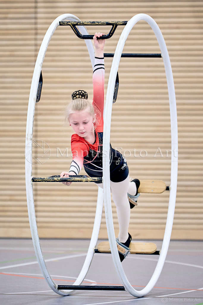 A-DSC01727 | Professionelle Sportfotografie in Hamburg, Schleswig-Holstein und Niedersachsen – spezialisiert auf Rhönrad, Geräteturnen, Leistungsturnen und rhythmische Sportgymnastik. Bundesweite Begleitung von Rhönrad-Events. Jetzt Sport-Fotos - Realisiert mit Pictrs.com