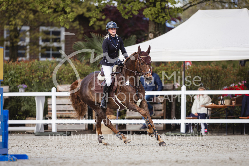 240424_Lemwerder_Stil-L-201 | Deine schönsten Turniermomente als professionelle Fotos! Entdecke hochwertige Pferdesport-Fotografie im Online-Shop. Jetzt Fotos finden & bestellen!