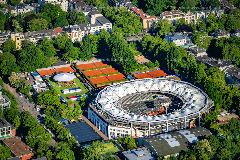 Hamburg_Rothenbaum_Tennis_Stadion_Rothenbaum_ELS_1093240525 | HAMBURG 24.05.2025 Tennisarena am Rothenbaum in Hamburg. Das ATP-Turnier von Hamburg (offiziell International German Open) ist ein deutsches Herren-Tennisturnier, das jährlich am Hamburger Rothenbaum ausgetragen wird. Der Wettbewerb gehörte zur Masters-Serie der ATP und hieß früher Hamburg Masters, heute ATP World Tour 500. Weiterführende Informationen bei: Alfred Rein Ingenieure GmbH,  Deutscher Tennis Bund e. V.,  ECE Projektmanagement G.m.b.H & Co. KG,  Hamburg sports & entertainment GmbH,  Textil Bau GmbH. // The tennis arena at Rothenbaum in Hamburg. The ATP tournament in Hamburg (official German International Open) is a German men's tennis tournament which is held annually at Hamburg Rothenbaum. Further information at: Alfred Rein Ingenieure GmbH,  Deutscher Tennis Bund e. V.,  ECE Projektmanagement G.m.b.H & Co. KG,  Hamburg sports & entertainment GmbH,  Textil Bau GmbH. Foto: Martin Elsen