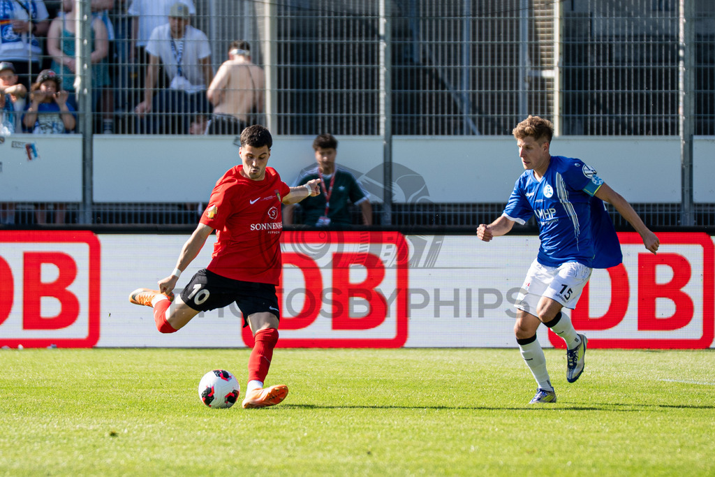 Stuttgarter Kickers vs. SG Sonnenhof Großaspach, Fussball, WFV-Pokal, Finale, 23.05.2026 | Mert Tasdelen (SG Sonnenhof Großaspach, #10) trifft zum 1:4 Endstand,Stuttgarter Kickers vs. SG Sonnenhof Großaspach, Fussball, WFV-Pokal, Finale, 23.05.2026