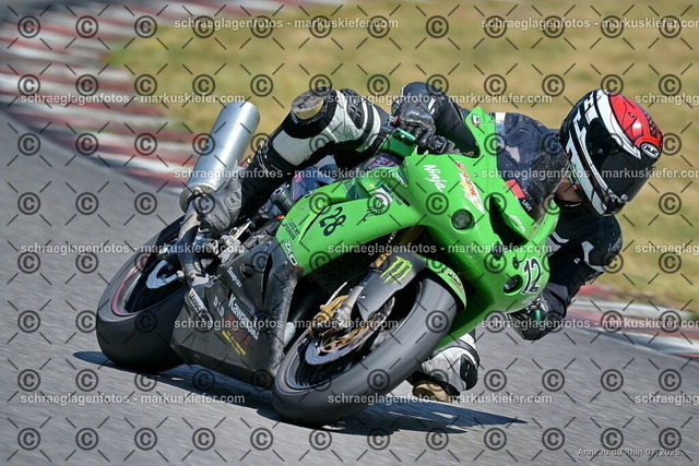25bt04-0730 | markuskiefer.com - Realisiert mit Pictrs.com