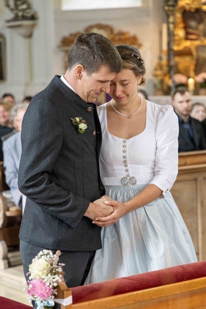 FBK60378 | Professionelle Fotografin mit Fachgeschäft in Lenggries & im Landkreis Bad Tölz Wolfratshausen. Hochzeitsreportage, Familienfotos, Newborn-, Babybauch-, Pass- & Businessfotos.Alles Rund ums Foto