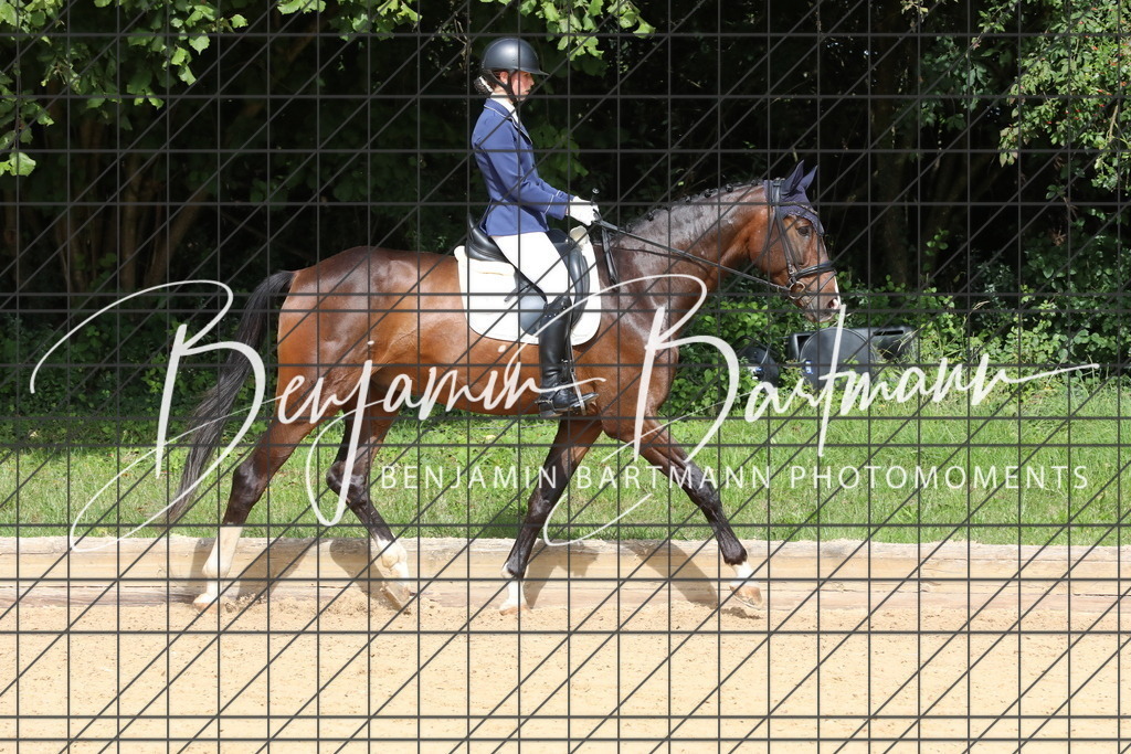 AZ2A2304 | Benjamin Bartmann Photomoments