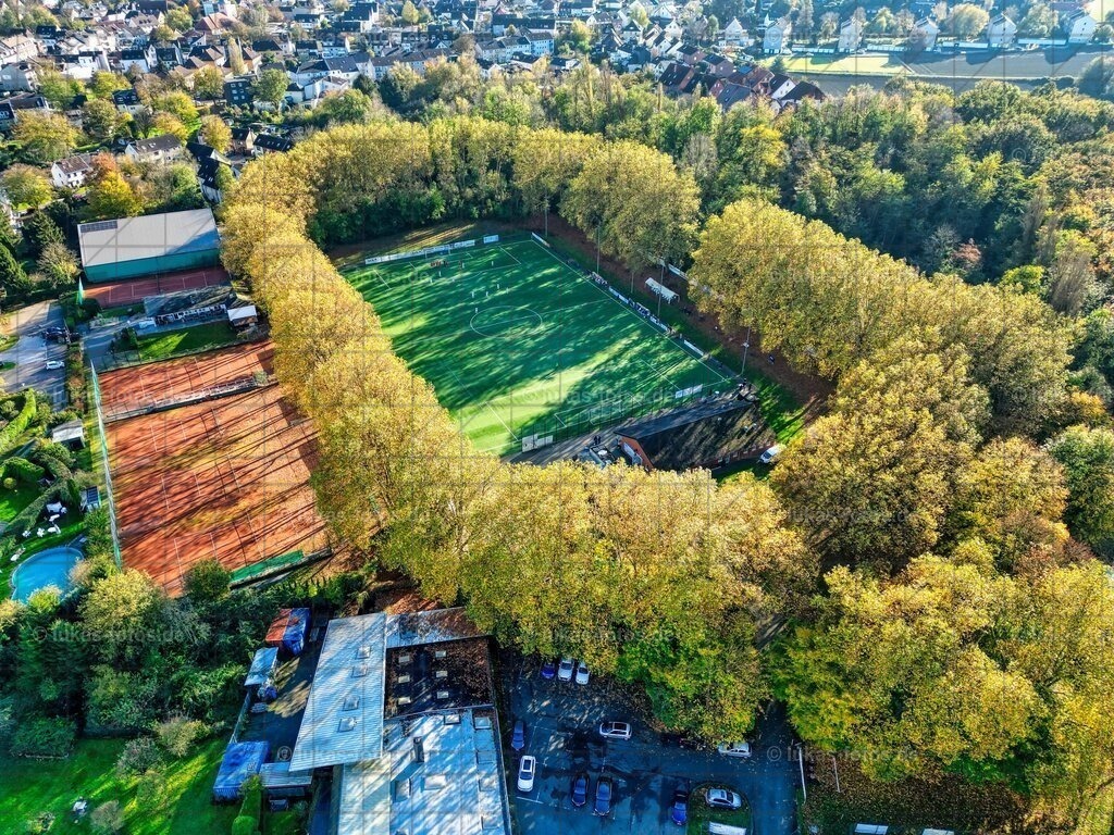 2024-11-03 LUFT Erin-Kampfbahn Foto Lukas 1 | Luftbilder Castrop-Rauxel und Fotos vom VfL Bochum kaufen im Webshop der Bilder von Jens Lukas: lukas-fotos - Realisiert mit Pictrs.com