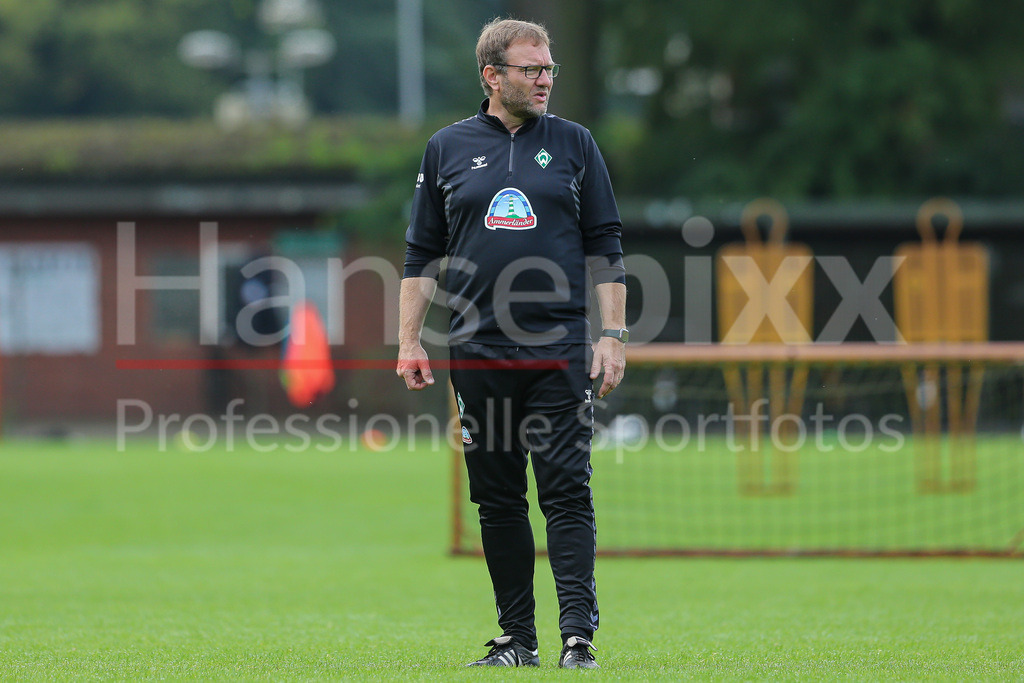 Fussball, Google Pixel Frauen-Bundesliga, Training SV Werder Bremen | v.li.: Thomas Horsch (Trainer, Cheftrainer, SV Werder Bremen)