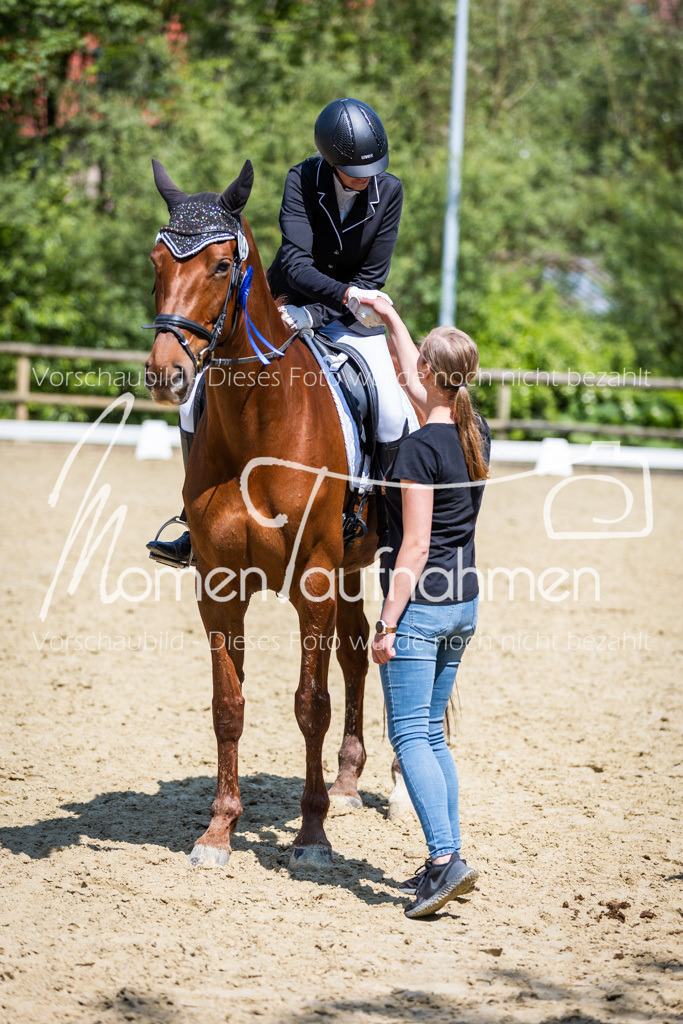 Donop24-L-Dre-126 | MomenTaufnahmen Pferdesportfotos