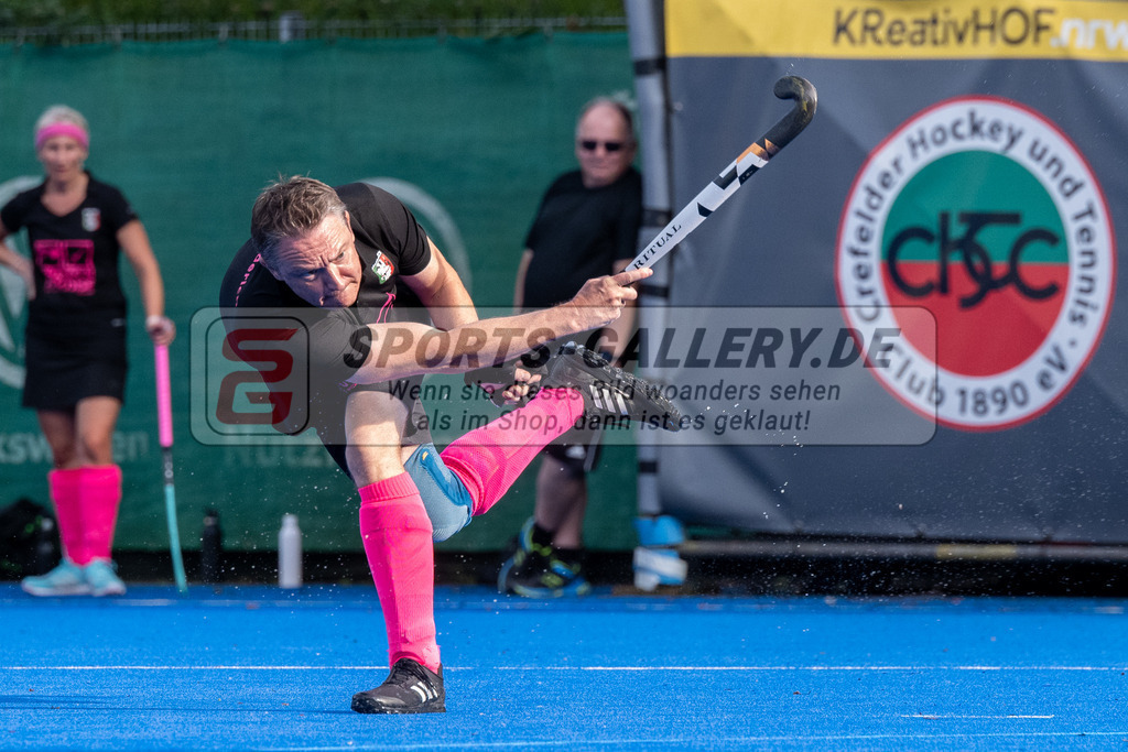 SFE_20240817_0235 | Krefeld, Deutschland, 17.08.2024:  European Cup for Recreational Hockey Players im KTHC Stadion Rot-Weiss Köln Tennis and Hockey Club am 17.08.2024 in Krefeld, Deutschland. (Foto von Stephan Fehrmann)Krefeld, Germany, 17.08.2024: European Cup for Recreational Hockey Players in KTHC Stadion Rot-Weiss Köln Tennis and Hockey Club at 17.08.2024 in Krefeld, Deutschland. (Foto from Stephan Fehrmann)