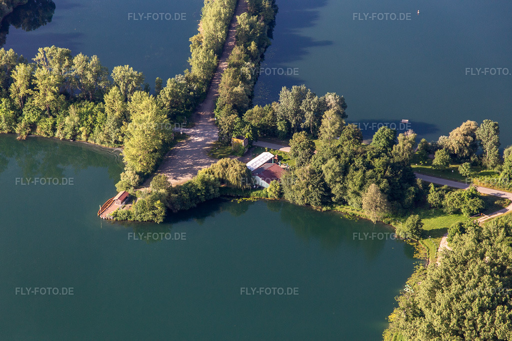 Luftbild: Römerschiff Losurioa Rhenana und Anglerheim Neupotz am Altrhein bei Neupotz in Neupotz im Bundesland Rheinland-Pfalz in Deutschland. Foto: IMG_141826.jpg vom 18.06.2024 durch Werner Riehm/FLY-FOTO.de