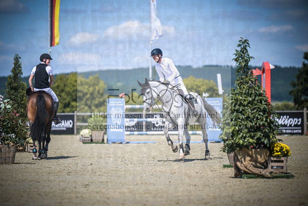 DOS_4177 | Entdecke hochwertige Reitturnierfotos von Foto Oger. Professionell, emotional und authentisch – jetzt Lieblingsmomente im Shop bestellen.Deutschlandweite Turnierfotografie. - Realisiert mit Pictrs.com
