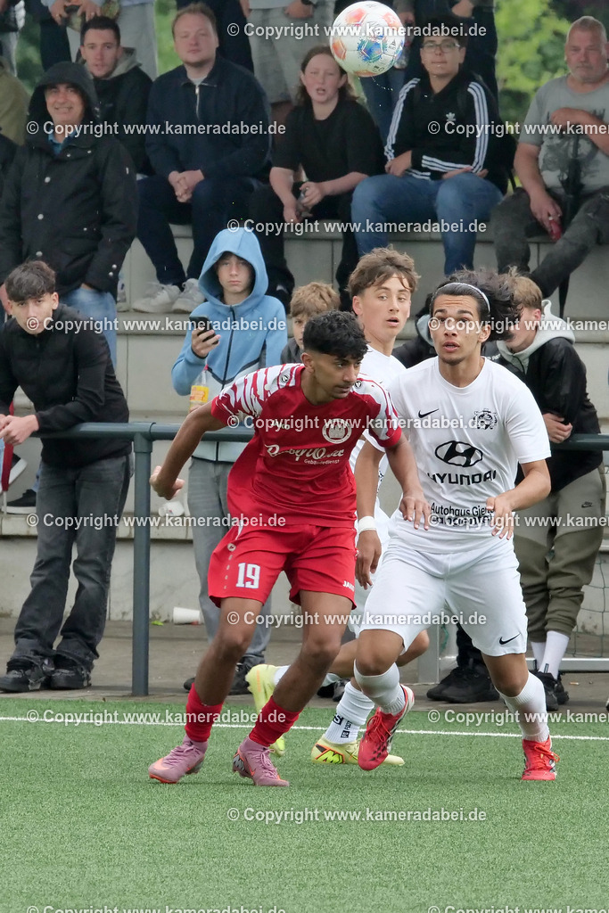 Fußball : C-Junioren : Aufstieg Regionalliga West : SUS 09 Dinslaken - Vfb 03 Hilden am 04.06.2026 in Dinslaken | Fußball : C-Junioren : Aufstieg Regionalliga West : SUS 09 Dinslaken (rotr Trikots)- Vfb 03 Hilden (weiße Trikots) am 04.06.2026 in Dinslaken - Realisiert mit Pictrs.com