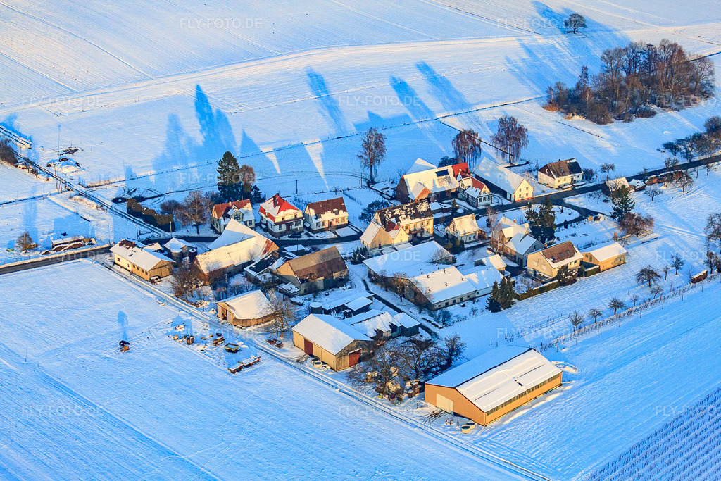 Luftbild: Ortsansicht von Südwesten im Winter bei Schnee im Ortsteil Deutschhof in Kapellen-Drusweiler im Bundesland Rheinland-Pfalz in Deutschland.Foto: IMG_36467.jpg vom 03.01.2011 durch Werner Riehm/FLY-FOTO.deAuflösung des Originals: 4752 x 3168 px