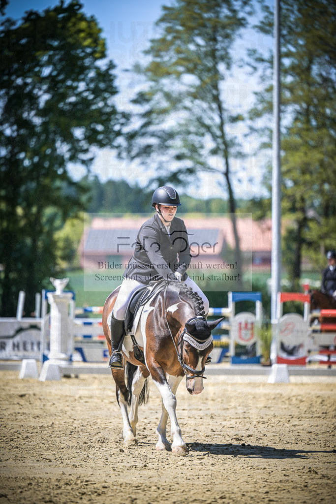 DOS_8739 | Entdecke hochwertige Reitturnierfotos von Foto Oger. Professionell, emotional und authentisch – jetzt Lieblingsmomente im Shop bestellen.Deutschlandweite Turnierfotografie. - Realisiert mit Pictrs.com
