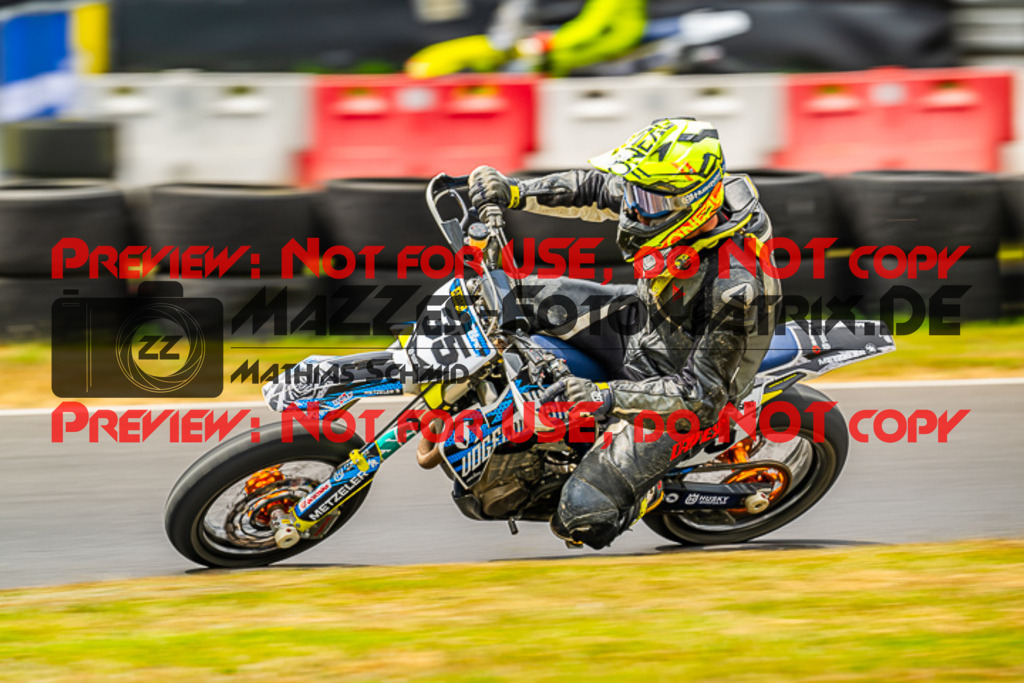 MaZZes_FotoMatrix_230702_1135 | S4