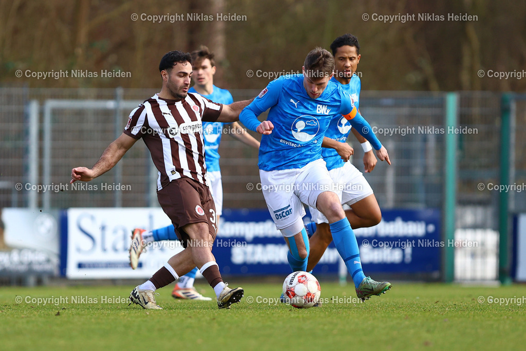 NH_FCStPauliU23_BWLohne_RegionalligaNord_01032026 | #30 Nikky Goguadze (FC St. Pauli U23), #11 Kai Westerhoff (Blau-Weiß Lohne)Fußball I Herren I Regionalliga Nord I Saison 2025-2026 I 24. Spieltag I FC St. Pauli U23 - Blau-Weiß Lohne I 01.03.2026 I Edmund-Plambeck-Stadion