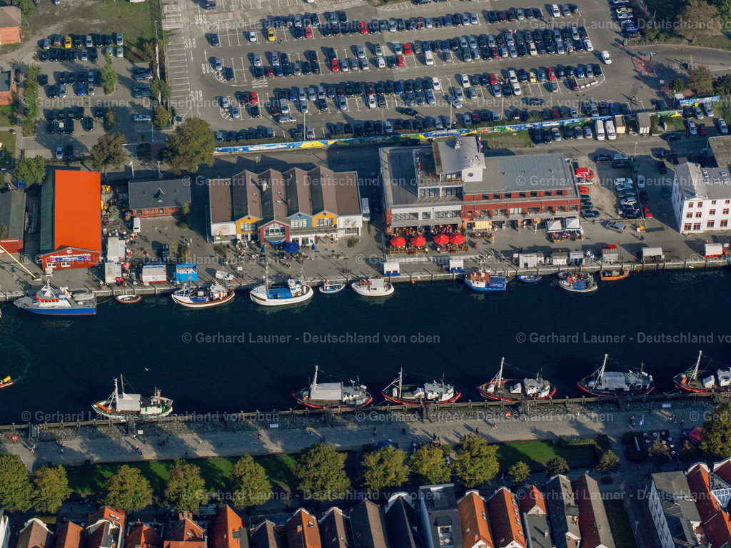 2581142 | Fischerboote am Alten Strom, Warnemünde