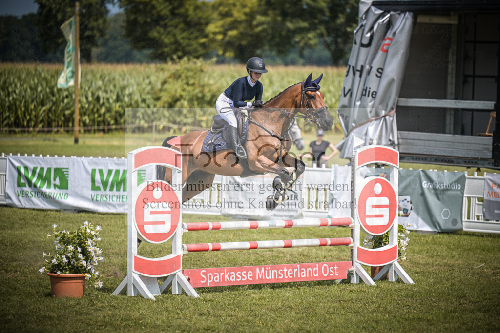 DOS_6211 | Entdecke hochwertige Reitturnierfotos von Foto Oger. Professionell, emotional und authentisch – jetzt Lieblingsmomente im Shop bestellen.Deutschlandweite Turnierfotografie. - Realisiert mit Pictrs.com