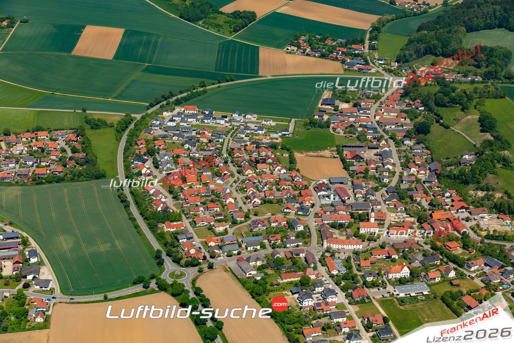 Das Luftbild zeigt :  Weng - Die Luftaufnahme wurde 2024 vom UL-Flugzeug aus erstellt ( keine Drohne ) - Hochauflösende Luftaufnahme - Für grossformatige Ausdrucke geeignet. Die Geschenkidee !Mit Lizenz und Bildrechte bestellbar